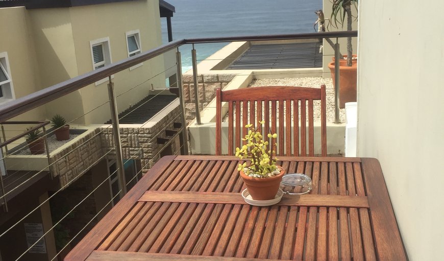 Budget Double Rooms: Balcony with Partial Sea view