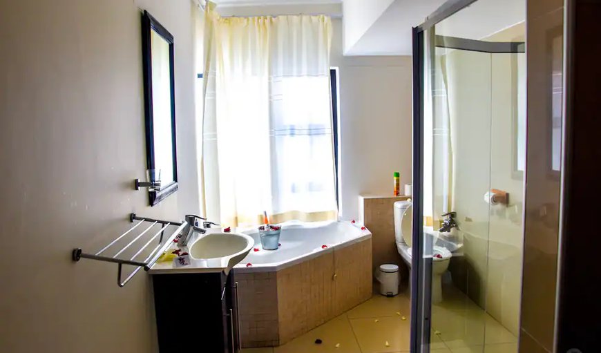 Luxury Suite: Luxury Suite - Bathroom