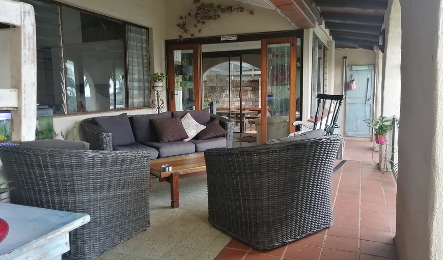 Orchid Garden Suite: Informal lounge seating on the veranda