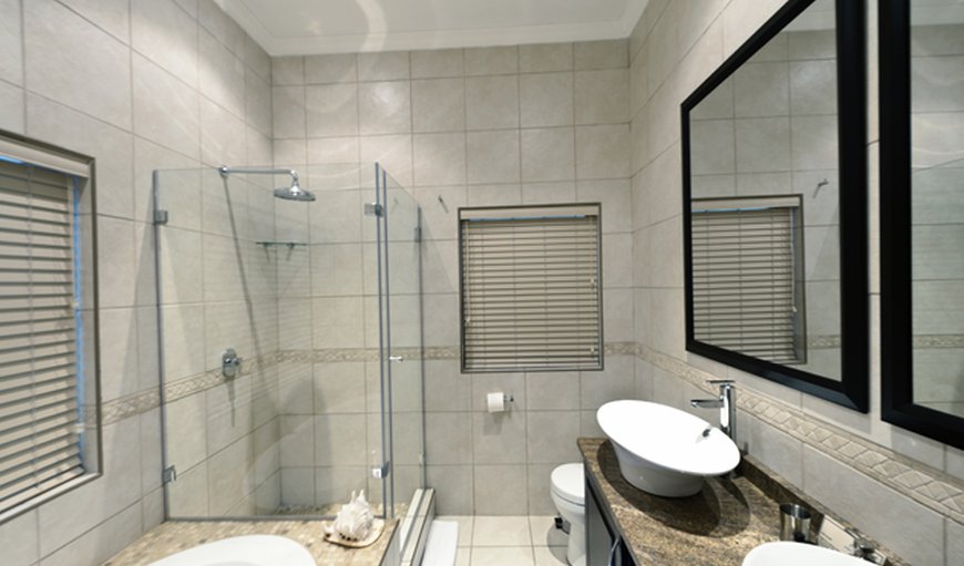 Standard Double room - no view: Std bathroom