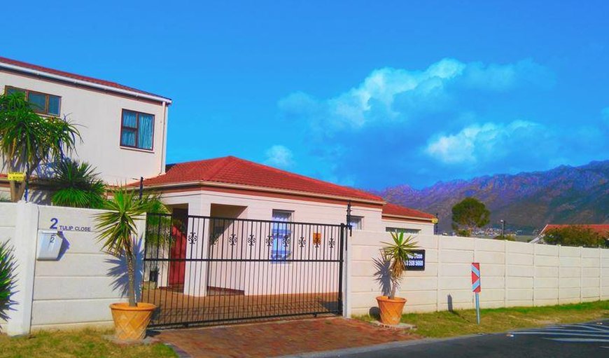 Welcome to Bay Breeze Guesthouse in Gordon's Bay, Western Cape, South Africa