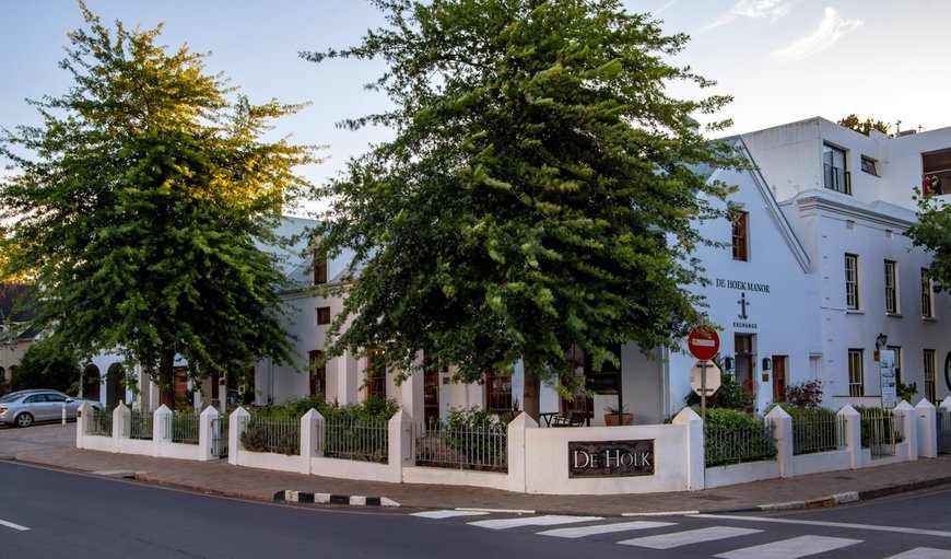 De Hoek Manor and Rozenhof Guest Accommodation is ideally situated in the historical centre of the university town of Stellenbosch.