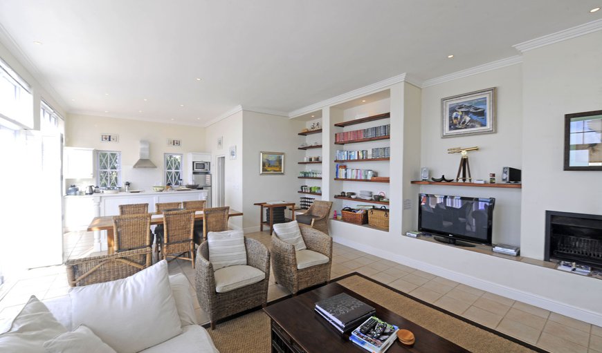 Lounge area with flatscreen Tv