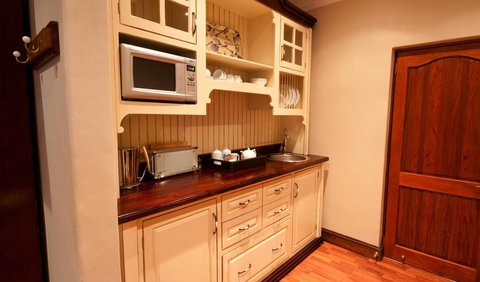 SUITE 1 - Self Catering: Kitchenette