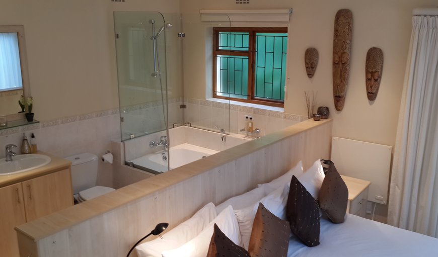 River King: This room has a open plan full bathroom - toilet is not enclosed but behind the wall.  More suitable for single occupancy or established couples who do not mind this open plan set up. 
