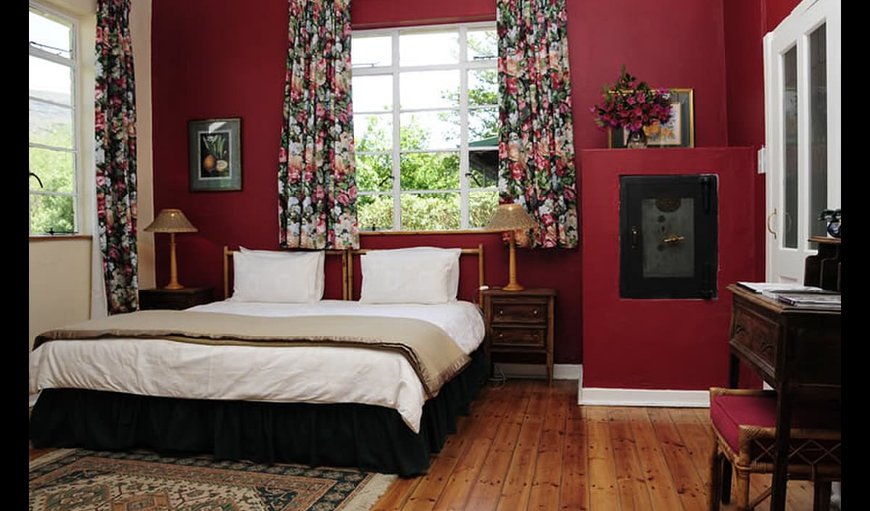Rose Cottage: Rose Cottage - Bedroom 