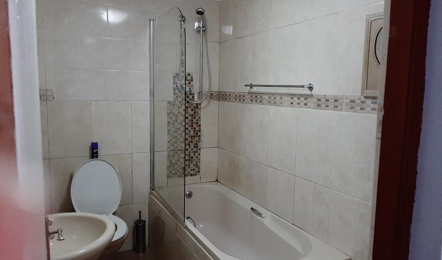 Double Room with bath & shower: Double Room with bath & shower