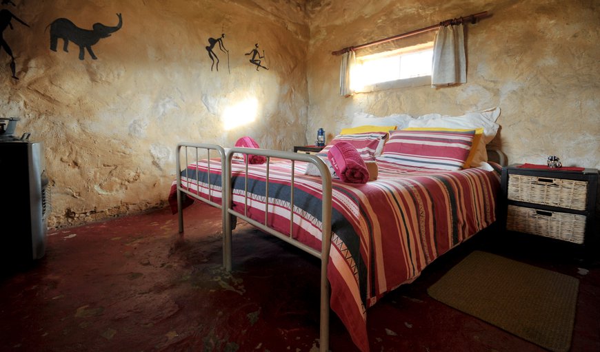 Bushman's Cottage: Bushman's Cottage - The unit contains a double bed and a sleeper couch