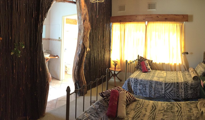 Zebra Room: Zebra Room - The room is furnished with 2 single beds