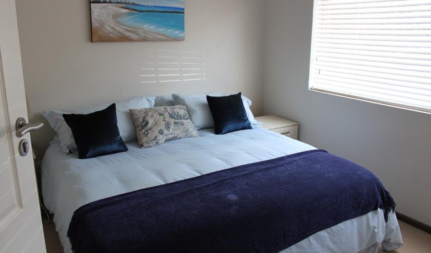 Sea Cottage : Bedroom size bed.