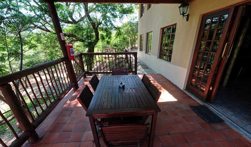 Monato House: Monato House- Entrance & outdoor patio with exquisite views of the Waterberg.