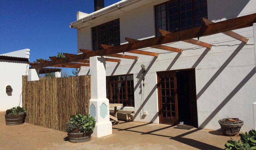 Mosterts Hoek Guest House offers a self catering house with four bedrooms.