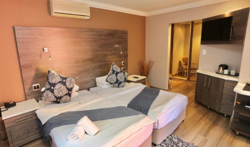 Suite: Suite - Bedroom with 2 twin beds