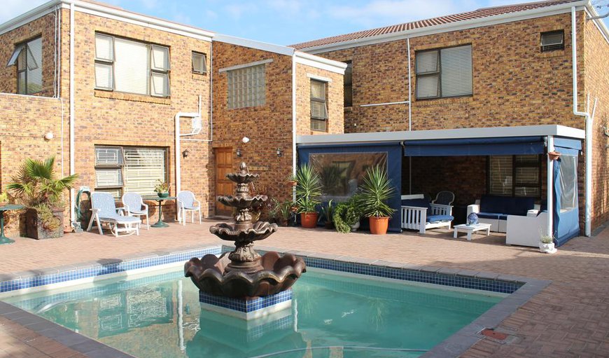 Quest Bed and Breakfast is situated in Melkbosstrand and offers five bedrooms.