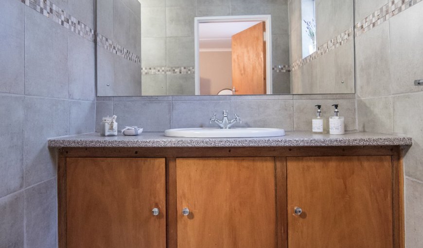 Lavender cottage: En-Suite Bathroom