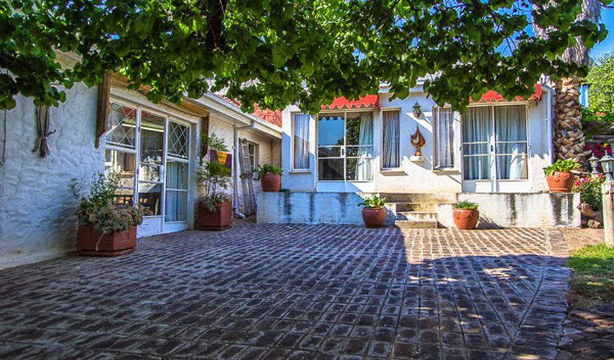 Welcome to Guinea-Fowl Guesthouse in Colesberg, Northern Cape, South Africa