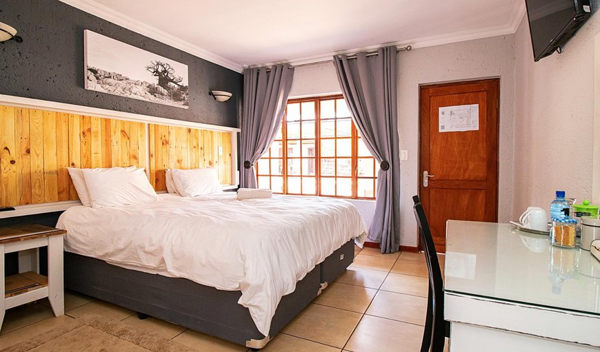 Courtyard Room, King Bed: Courtyard Room, Double Bed
