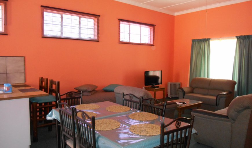 Self-catering Family Unit - Two Bedrooms: Familythyme Lounge