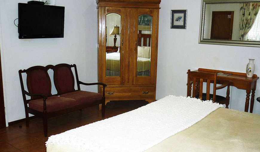 Deluxe Double bed rooms: Deluxe Room bedroom with DSTV and WIFI.