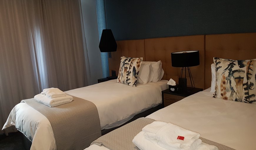 2 Sleeper Hotel Room Silver (No kitchen): 2 Sleeper loft(1 dbl room silver) - Bedroom
