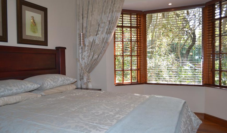 Luxury Executive Garden Suite: Guineafowl Suite - Luxury Queen-sized Bed