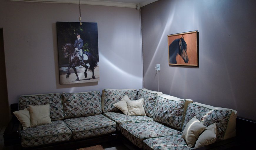 The Horseman: The Horseman - Lounge