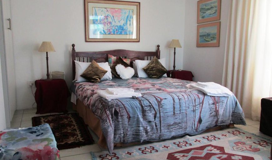 Flamingo: Flamingo - This bedroom is furnished with a king size bed
