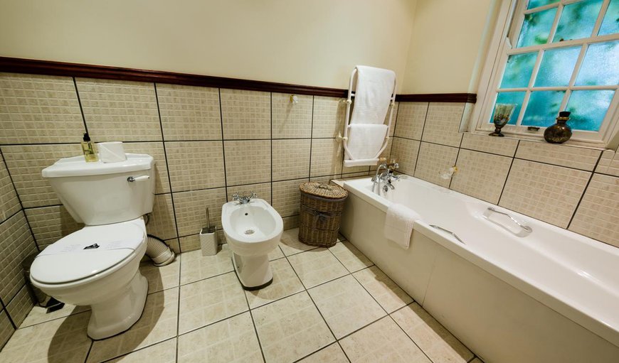 Executive Poolside Mountain ViewSuite 10: Executive Poolside Mountain View Suite 10 Bathroom