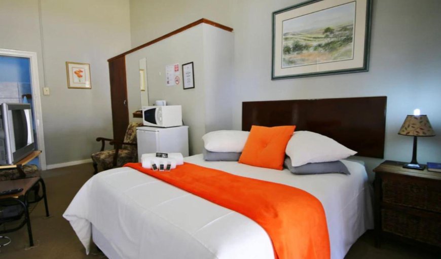 Standard Double Rooms: Double Room - Bedroom with a double bed
