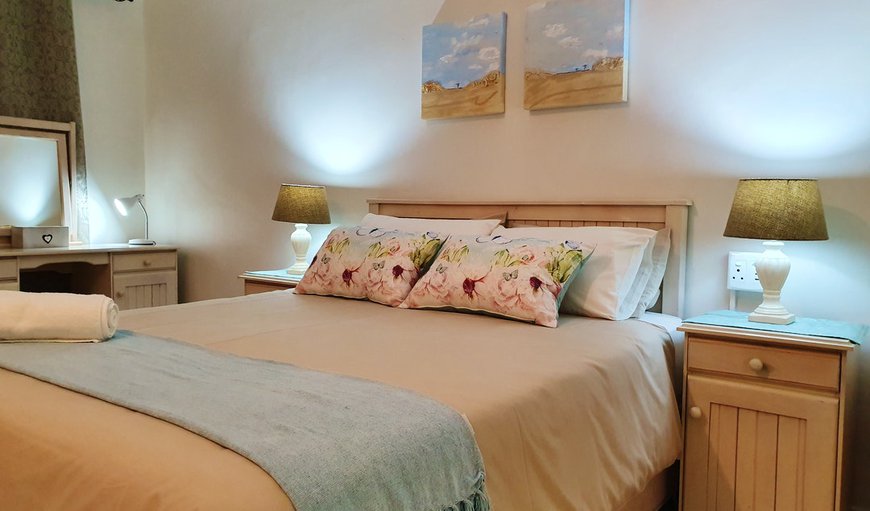 Self-catering Family room 1: Unit with Queen Bed, 2 Single and Kitchenette
