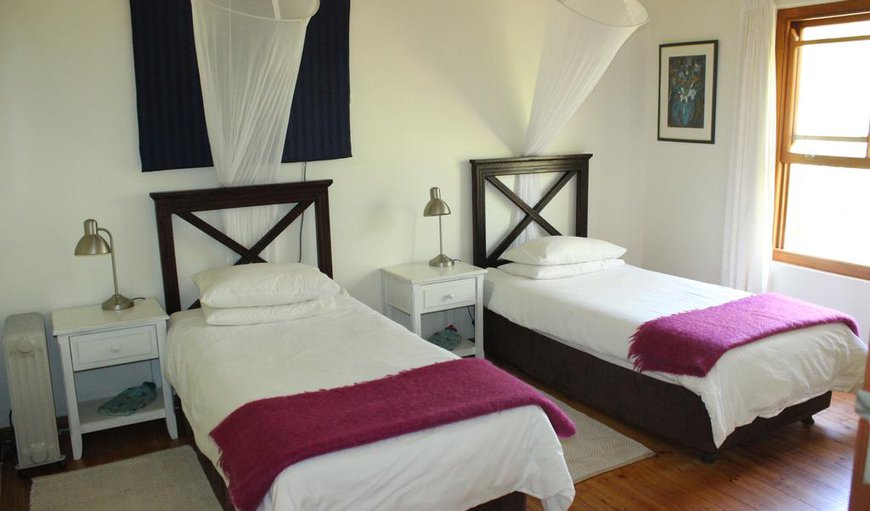 Acacia Cottage: two single or king bedroom with bath en suite