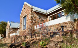 Thanda Manzi Country Hotel image