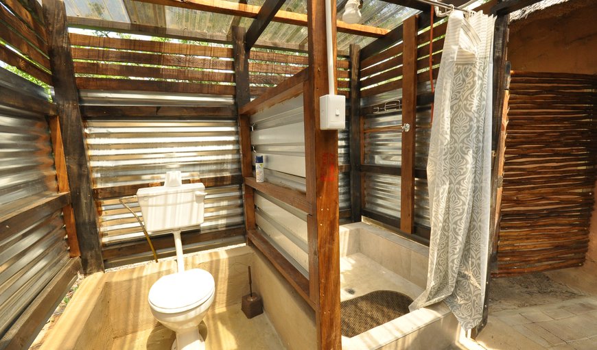 Rondavel 02 private Shared Eco Dorm: Rondavel 02 private Shared Eco Dorm - Bathroom