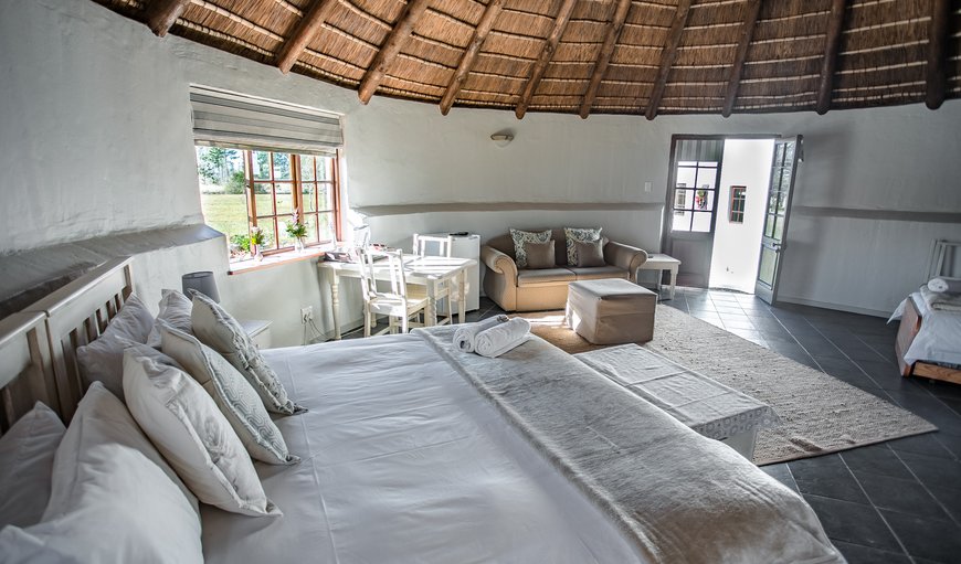 Family Rondavel: 1 x King bed, 1 x single and 1 x single pull out beds .En-suite bathroom with a bath. Small fridge, tea/coffee making facilities, Flat screen TV, hairdryer, heater, fan, save, block out curtains and free WiFi.