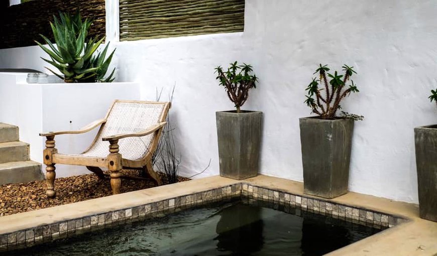 The Karoo Cottage: The Karoo Cottage - Plunge pool/hot tub
