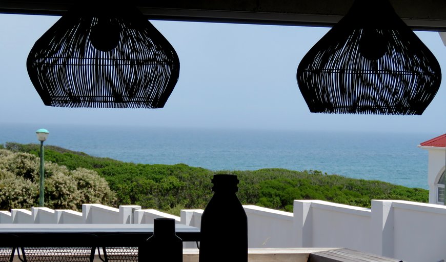 Troon Beach Cottage, Hermanus- Walk to the Beach!150m to Voelklip Beach in Voelklip, Hermanus, Western Cape, South Africa
