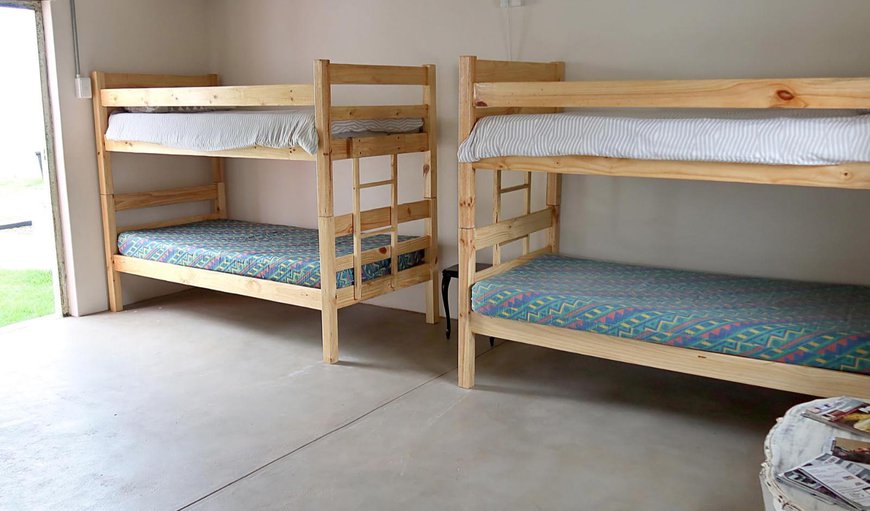 Red Dorm: Red Dorm - Dormitory with 5 bunk beds