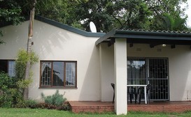 Fish Eagles Self Catering - Lagoon View Cottage image