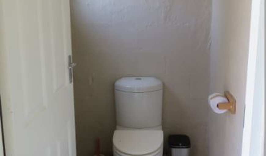 Backpackers  A (R240 pppn. minimum R480): Toilet