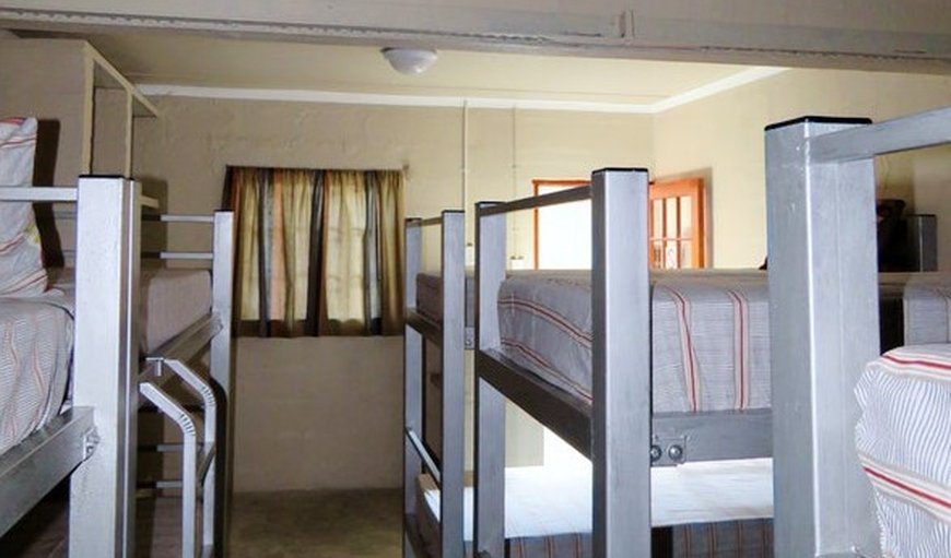 Backpackers Unit C (R200 pppn) Beds 1-5: Bunk beds sleeps 10