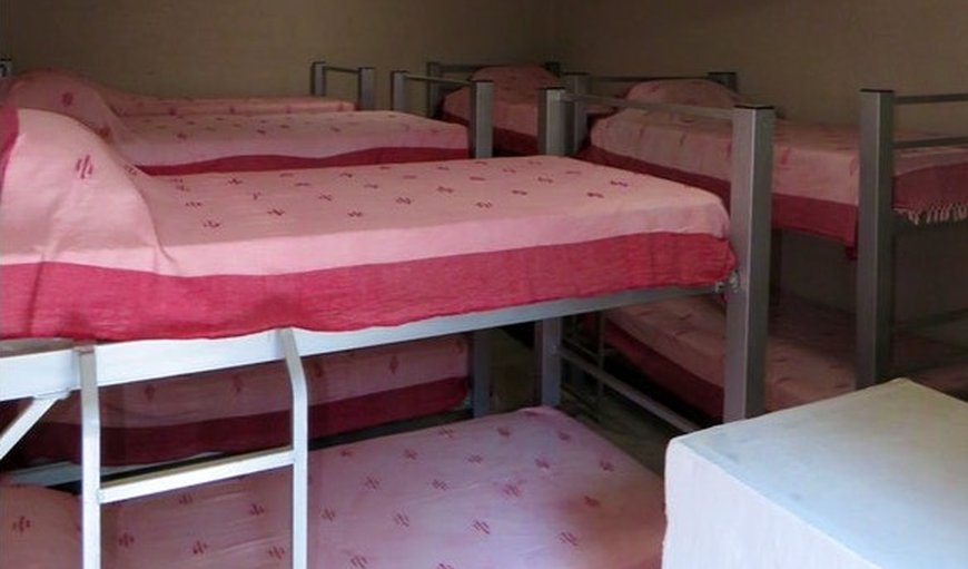 Backpackers Unit C (R200 pppn) Beds 1-5: Bunk beds sleeps 10