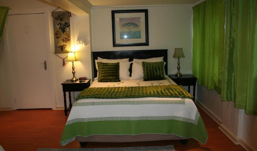 Green Room: Green Room - This room is furnished with a queen size bed