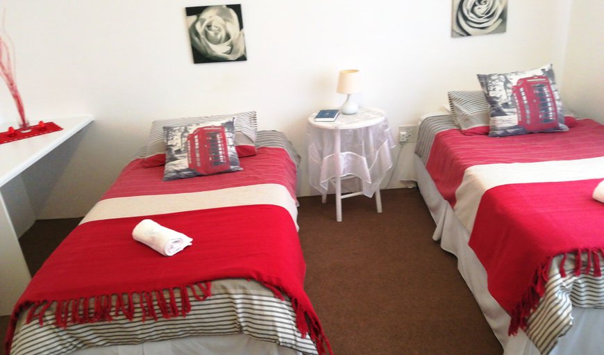 Twin Room: Twin Room - Bedroom with 2 single beds