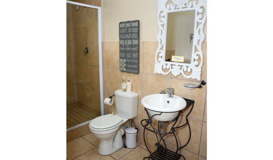 Kokete 1/Self-catering unit: En Suite Bathroom with Shower