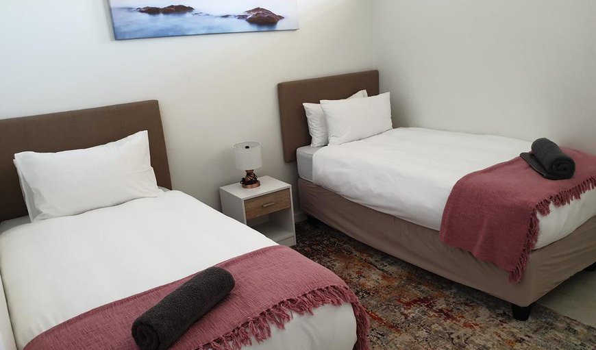 Ocean Dunes T428: Bedroom with Single Beds