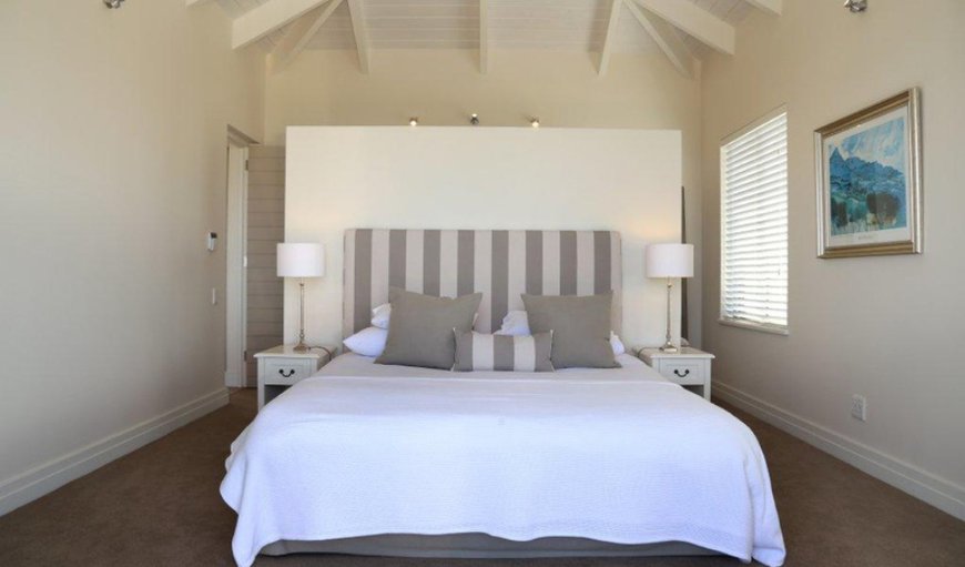 Hermanus Vista: Bedroom with King Size Bed