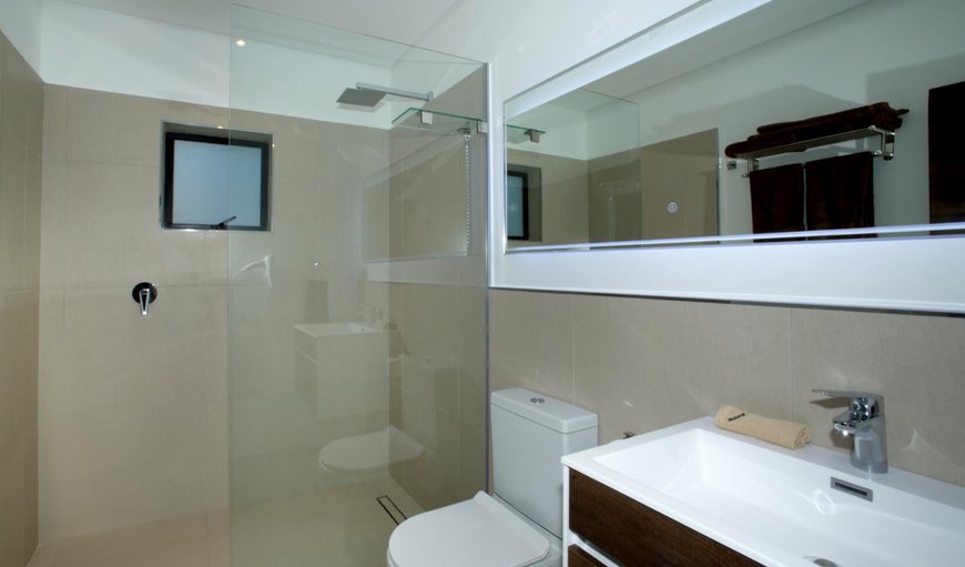 Deluxe King or Twin Room Sea View: Deluxe King or Twin Room Sea View - En-suite bathroom