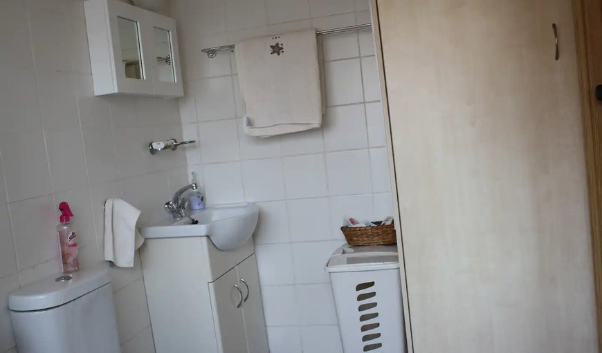 BOUGAINVILLA ENTIRE CLUSTER WITH KITCHEN.: Bathroom