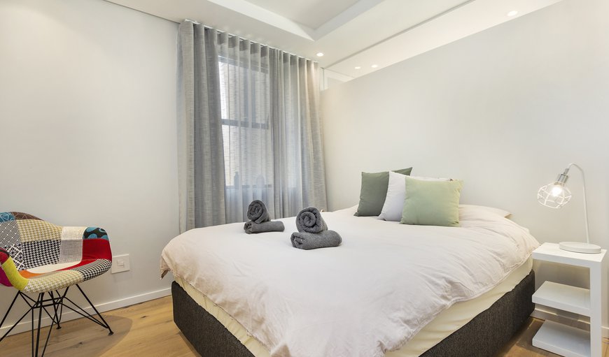 Self-catering Apartment: Bedroom with queen size bed