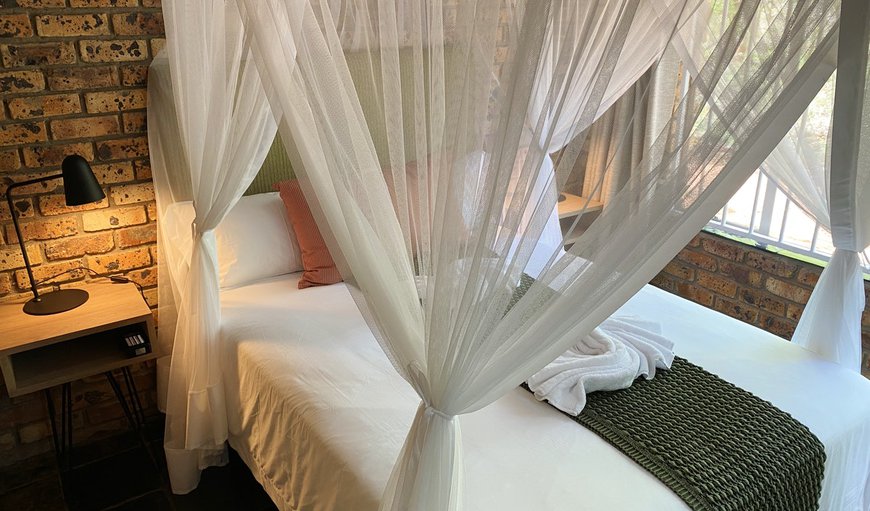 Genet House: Each beautifully decorated bedroom provides sophistication and romance, each with its own spacious en-suite (private) bathroom and free-standing shower